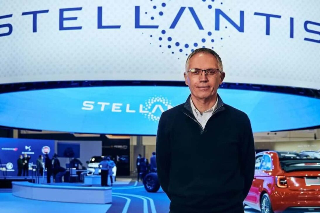 ex-CEO da Stellantis diz que a crise da indústria automobilística europeia fará marcas chinesas salvar empregos na Europa e ameaçar montadoras europeias.