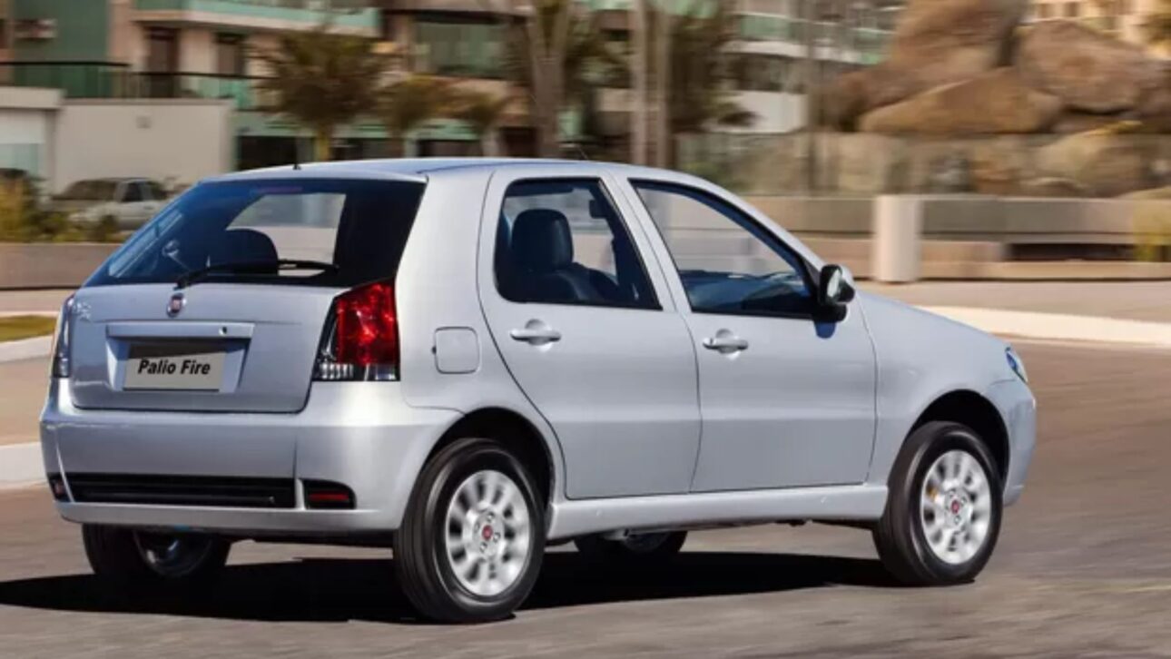Fiat Palio Fire 2017 é destaque entre usados por consumo baixo, manutenção barata e motor durável que roda até 15 km/l.
