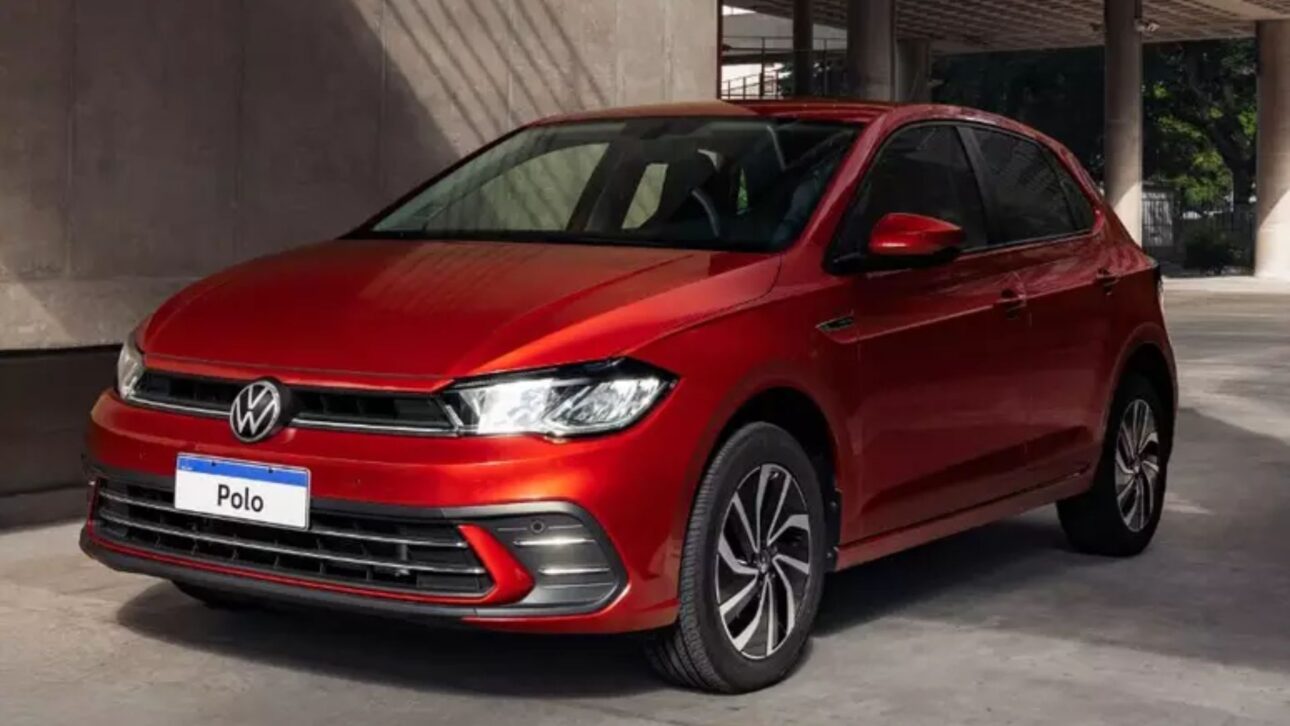 Volkswagen Polo 2025 é o hatch mais caro entre os carros de entrada, com motores 1.0 e 1.0 turbo. (Imagem: reprodução)