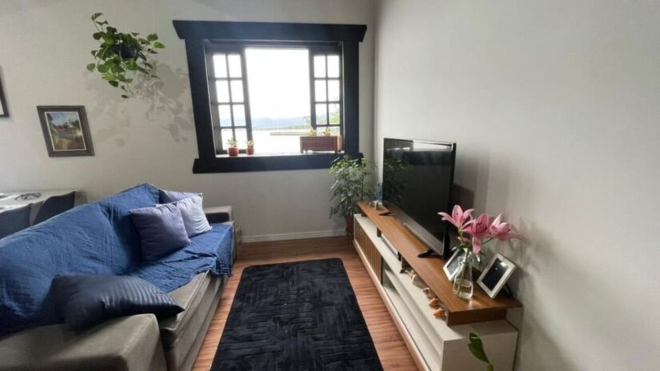 Casas flutuantes em Cubatão inauguram projeto pioneiro de moradia social sustentável em aço naval, levando dignidade aos pescadores.