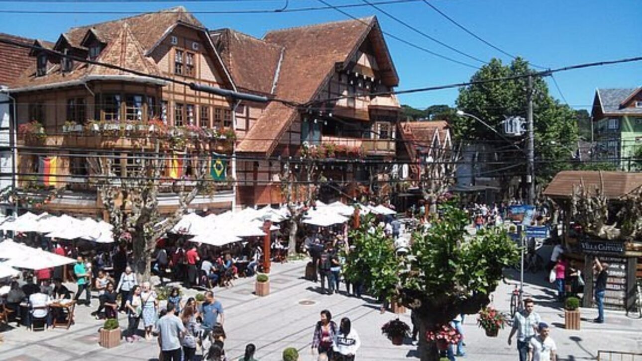 Vila Capivari em Campos do Jordão reúne arquitetura inspirada em vilarejos suíços e clima de montanha no interior de São Paulo.” (Imagem: Agência de Turismo de Campos do Jordão / acervo liberado)