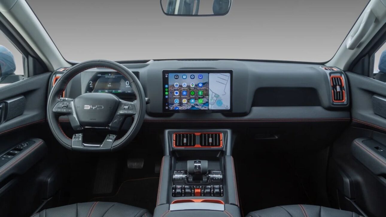 BYD Shark, picape híbrida de 437 cv e tração 4x4, ganha até R$ 70 mil de desconto e autonomia elétrica de 57 km.