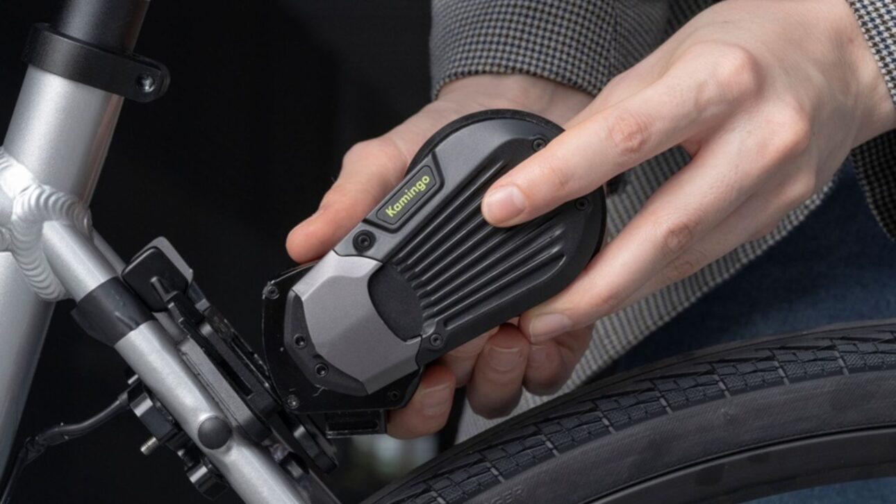 Kit Kamingo transforma sua bicicleta em elétrica em três minutos, com motor de 750 W, autonomia de até 90 km e bateria removível.