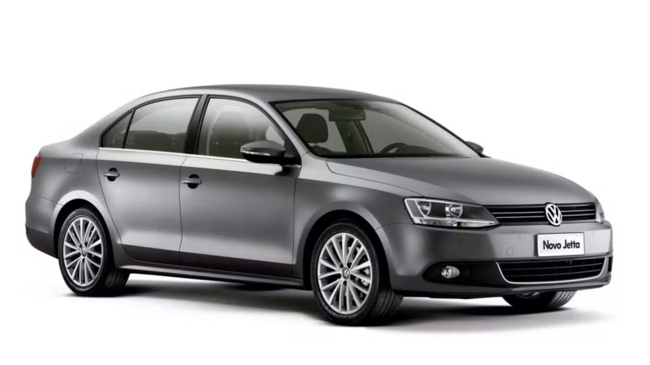 Volkswagen Jetta Highline 2.0 TSI — Sedã turbo de 200 cv une conforto, desempenho consistente e boa lista de equipamentos por preço acessível. (Imagem: reprodução)