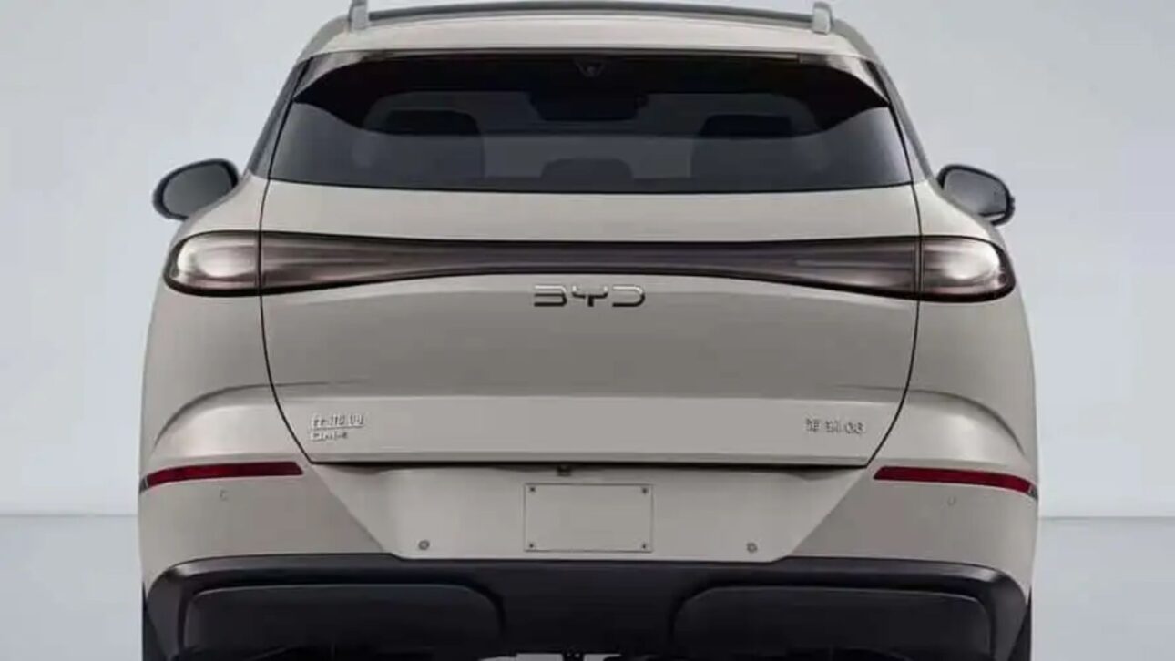 BYD registra o SUV Sea Lion 06 no Brasil, com versões híbrida e elétrica e autonomia de até 1.700 km por tanque.