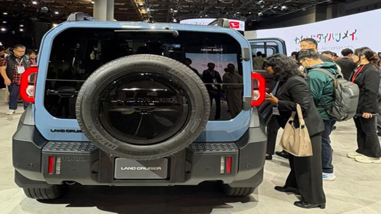 Novo Toyota Land Cruiser FJ chega em 2026 com motor 2.7, tração 4x4 e design robusto inspirado nos clássicos off-road da marca.