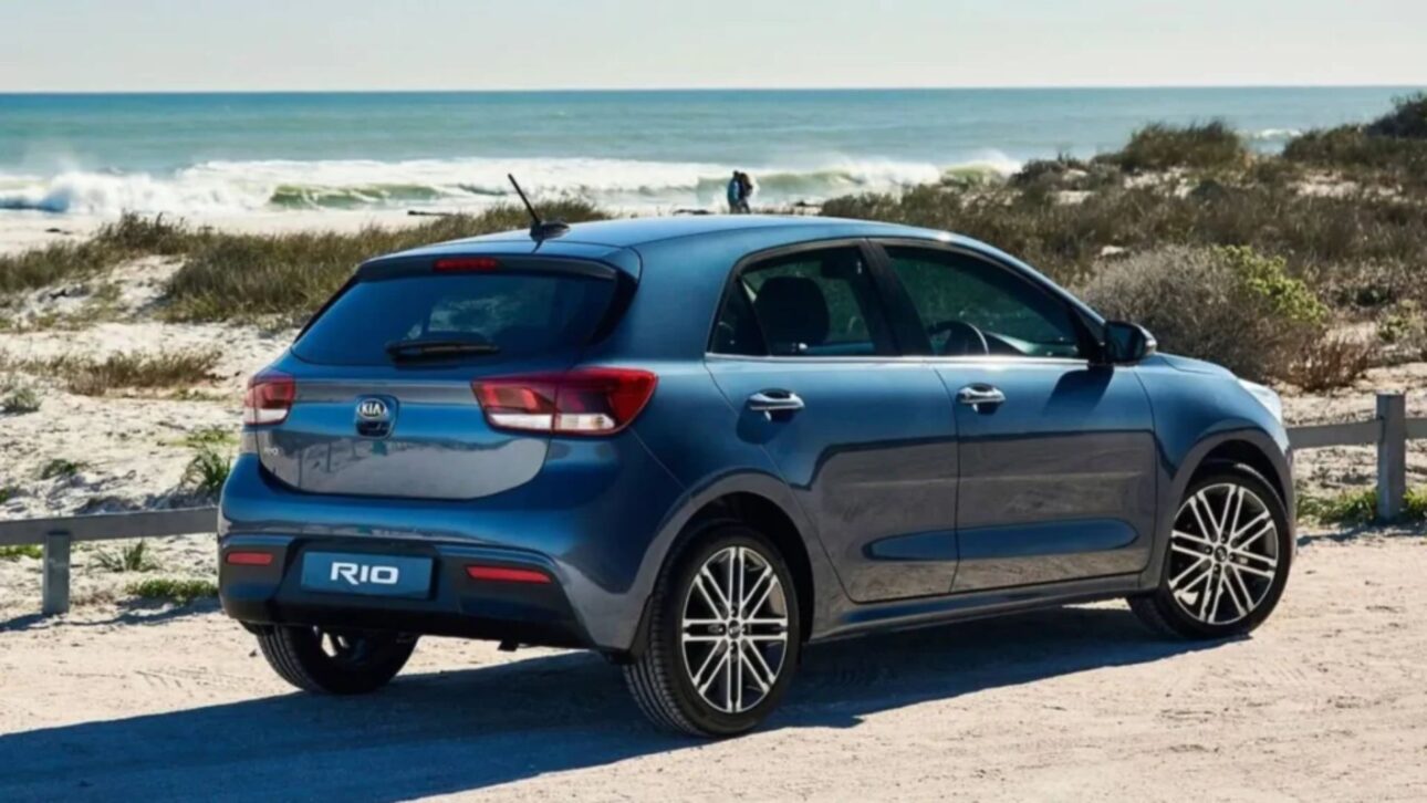 Kia Rio EX 1.6 2021 tem motor de 130 cv, câmbio automático e itens de conforto por menos de R$ 80 mil na Tabela Fipe.