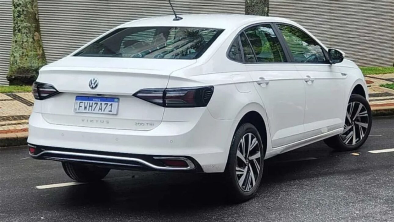 Conheça o VW Virtus Highline 2024: motor 1.0 200 TSI de 128 cv, até 706 km de autonomia e porta-malas de 521 l no mercado de usados.