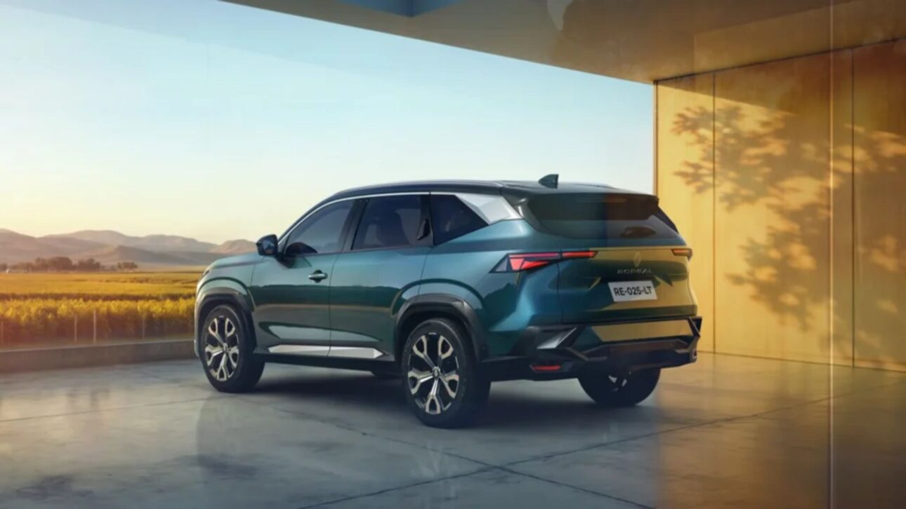 Renault Boreal estreia no Brasil com motor 1.3 turbo, Google nativo e porta-malas de 522 litros para enfrentar Compass e Corolla Cross.