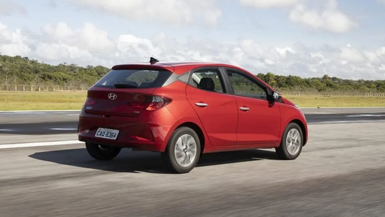 Hyundai HB20 conquista o 4º lugar entre os carros usados mais procurados de 2025, com motor 1.0 turbo e custo de manutenção competitivo.
