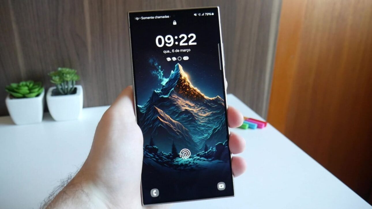 Galaxy S24 Ultra atinge menor preço da história no Brasil: aço-titânio, tela AMOLED 120 Hz e 7 anos de atualizações garantidos.