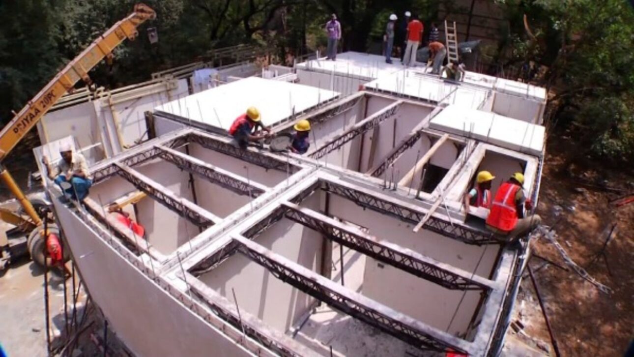 Painéis GFRG modernizam a construção civil com gesso reforçado, rapidez na montagem e redução de custos e resíduos nas obras.