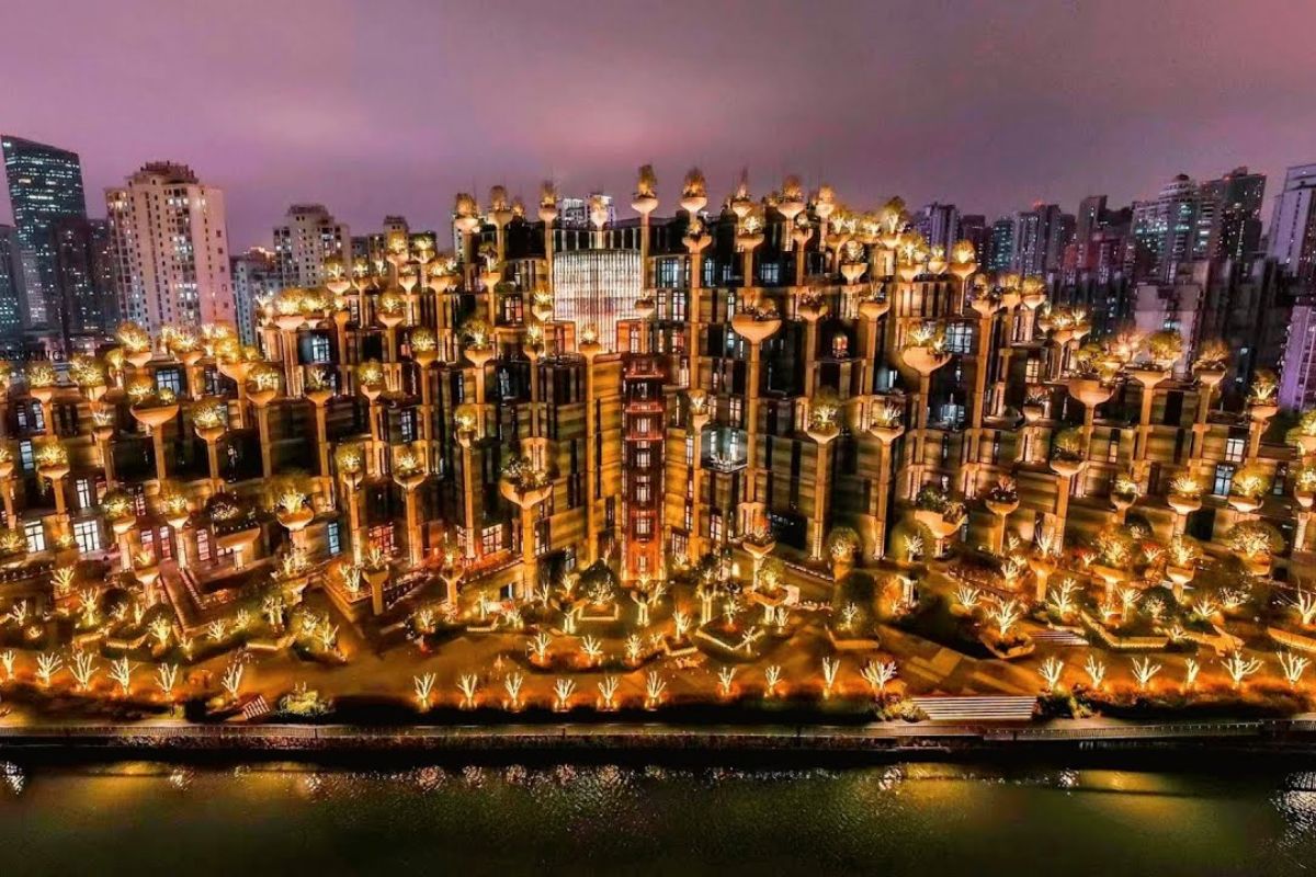 O Sky Garden da China, obra de Thomas Heatherwick, revoluciona a arquitetura urbana de Xangai e inspira a revitalização urbana global.