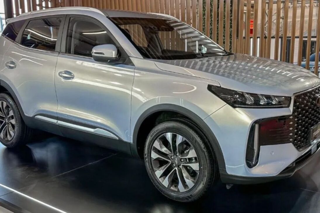 Novo Tiggo 5x é registrado no Brasil com design mais moderno, interior digital e pode estrear no Salão do Automóvel de São Paulo