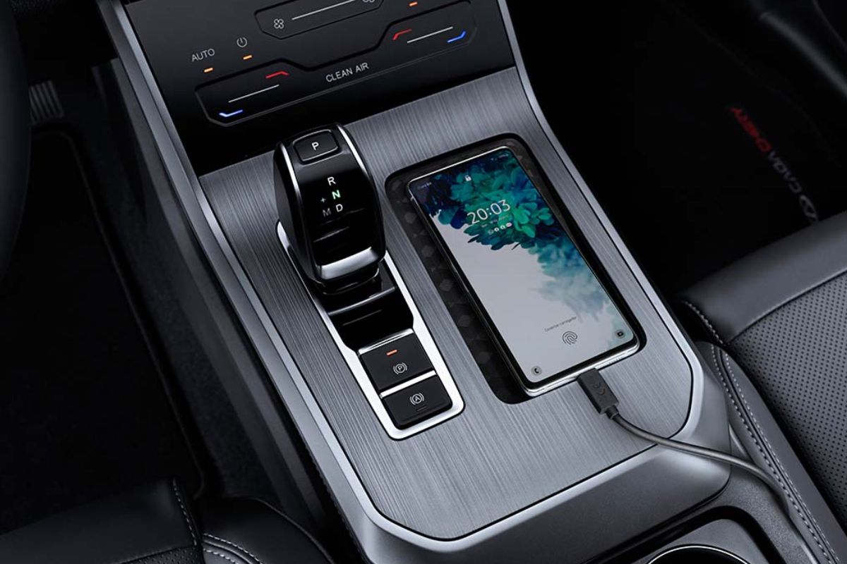 novo Tiggo 5x da CAOA Chery, SUV compacto com interior digital, é registrado e pode estrear no Salão do Automóvel de São Paulo.