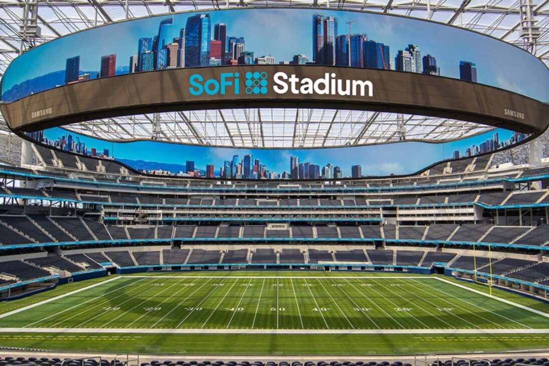 Estádio mais caro do mundo, o SoFi Stadium terá teto de vidro, telão de 360 graus e será um dos palcos da Copa de 2026.