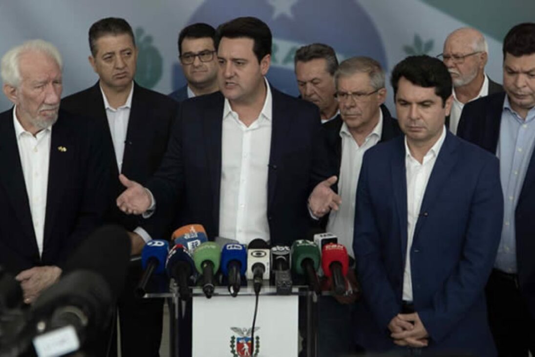 Construção emergencial de casas em Rio Bonito do Iguaçu reage ao tornado F3 com apoio do Fundo Estadual de Calamidade Pública e foco em casas em Rio Bonito do Iguaçu.