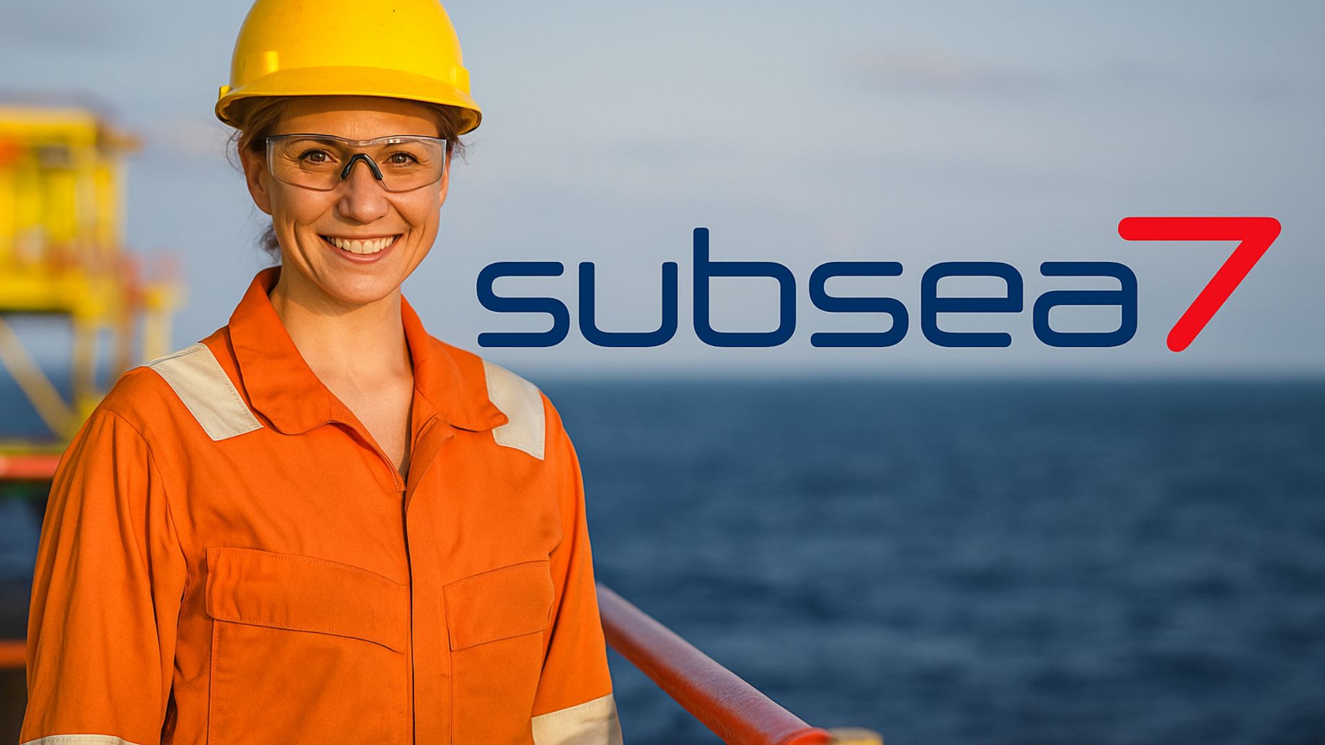 Profissional da Subsea 7 em plataforma offshore, com equipamentos de segurança e o mar ao fundo.