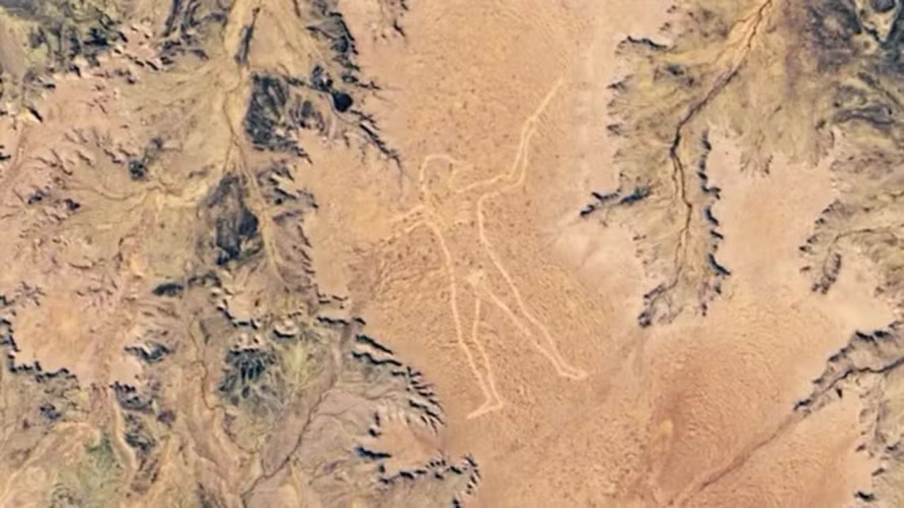Um enigmático desenho humano de 3,5 km surgiu no deserto da Austrália em 1998. Saiba tudo sobre sua história, teorias de autoria. Conheça o Homem de Marree