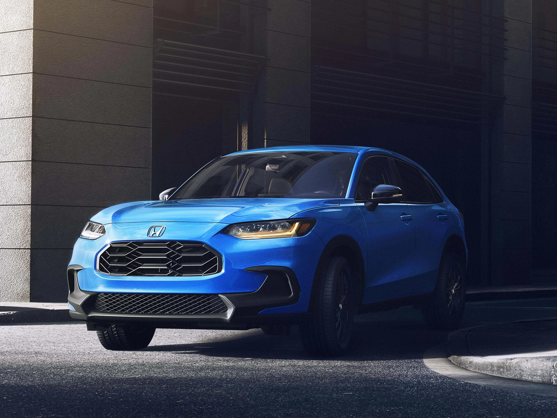 Com motor 1.5 turbo de cerca de 180 cv e estreia prevista para 2026, o novo SUV da Honda posiciona-se entre o HR-V e o CR-V e promete redefinir o segmento no Brasil