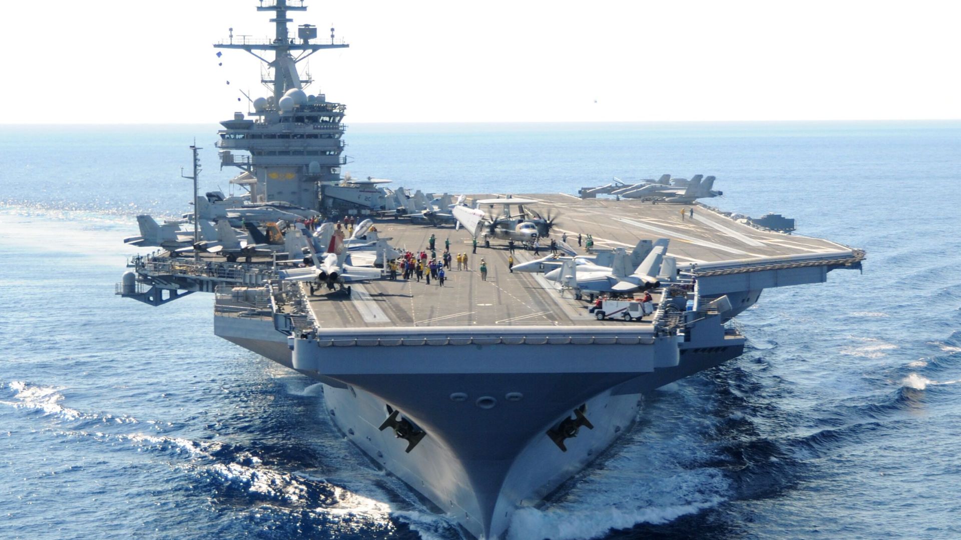 USS Gerald R. Ford no Caribe reforçando poder militar dos EUA em meio à tensão com a Venezuela.