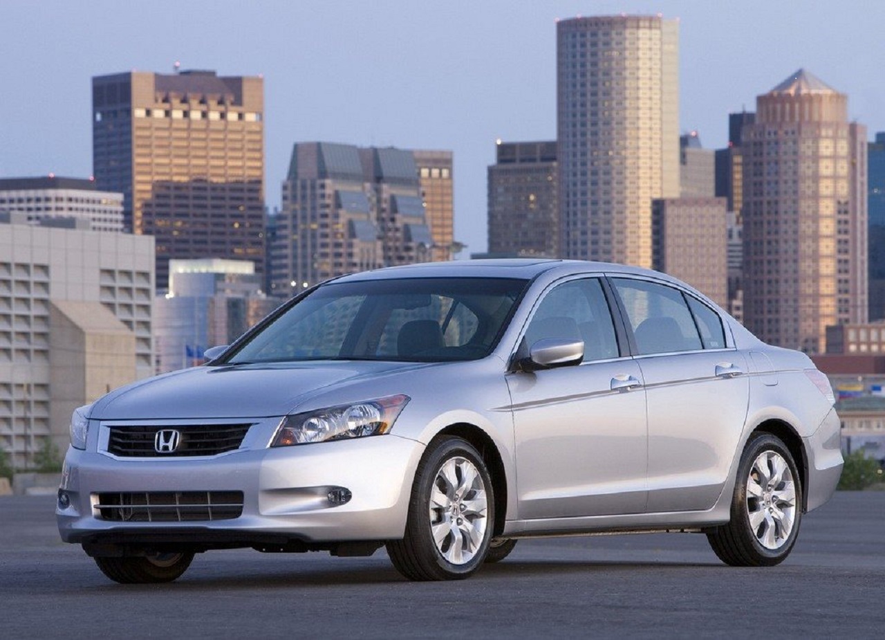 Ignorado quando novo, mas hoje é visto como aposta segura nos usados: sedã japonês com engenharia conservadora e mecânica feita para durar décadas – Honda Accord 2.0