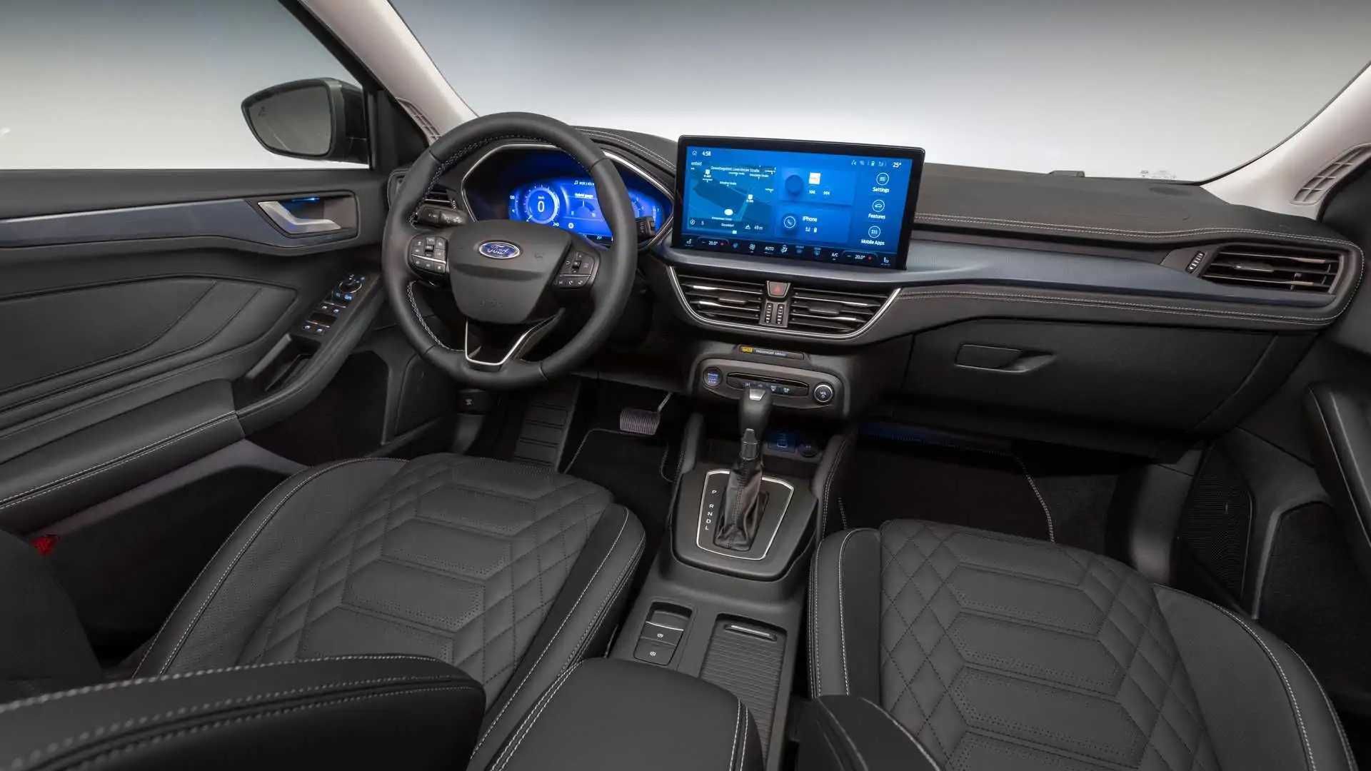 Produção do Ford Focus chega ao fim após 27 anos, enquanto a Ford reforça estratégia em SUVs e eletrificação e avalia usar o nome em novo modelo.