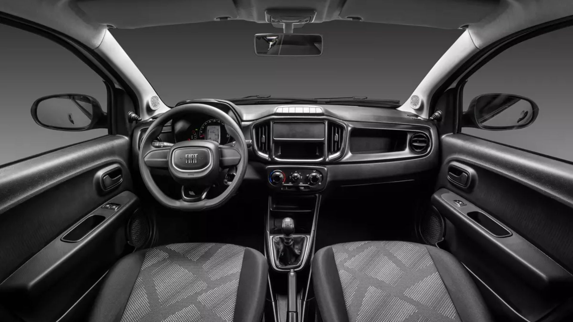 Fiat Mobi Trekking 2026 ganha motor Firefly e direção elétrica, faz 12,5 km/l na cidade, mas com opcionais passa de R$ 87 mil e levanta dúvidas sobre custo-benefício.