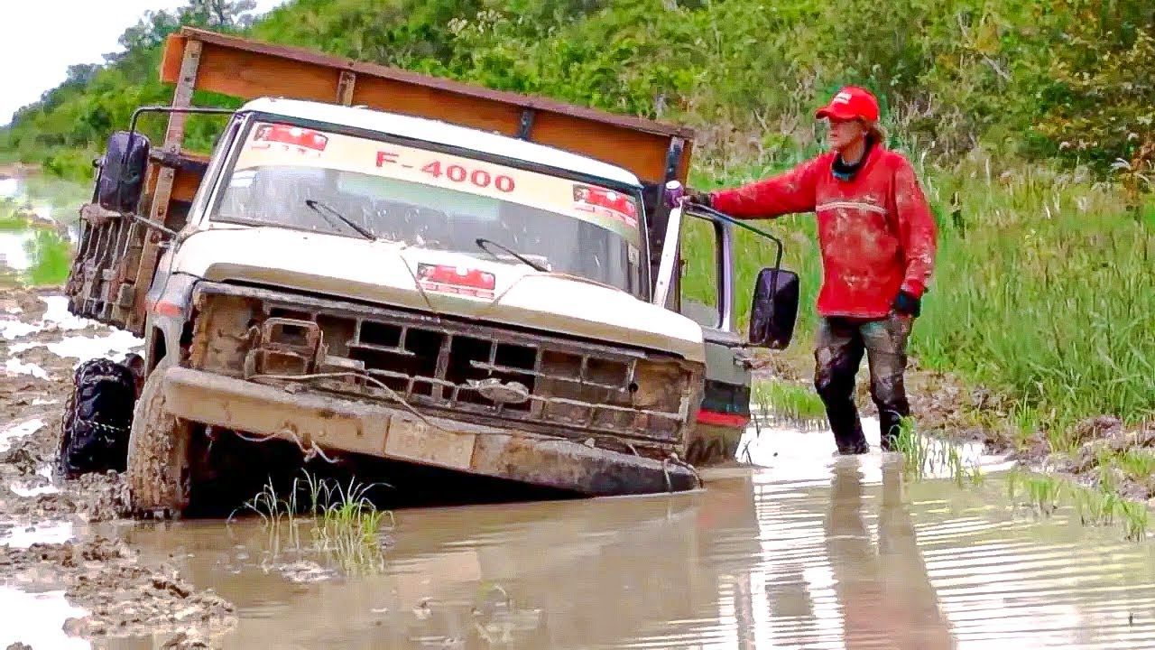 No Chaco paraguaio, caminhoneiros, vaqueiros e menonitas enfrentam lama, calor extremo, isolamento e estradas mortais para sobreviver, trabalhar, criar famílias