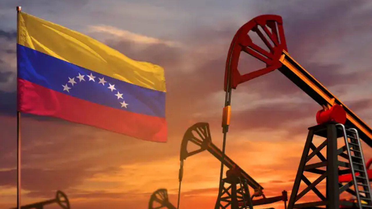 Interceptações de navios petroleiros no Caribe, determinadas pelo governo Trump, já reduzem exportações de petróleo da Venezuela e ampliam a pressão econômica sobre o regime de Nicolás Maduro.