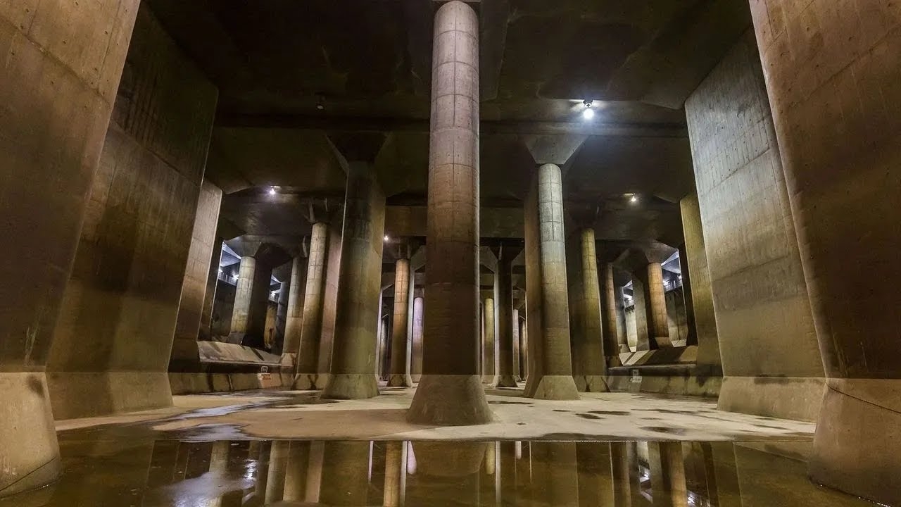 O templo subterrâneo do Japão foi construído para desviar enchentes, tem 6,4 quilômetros de túneis, 5 silos gigantes e 59 pilares, e virou referência mundial em controle de cheias