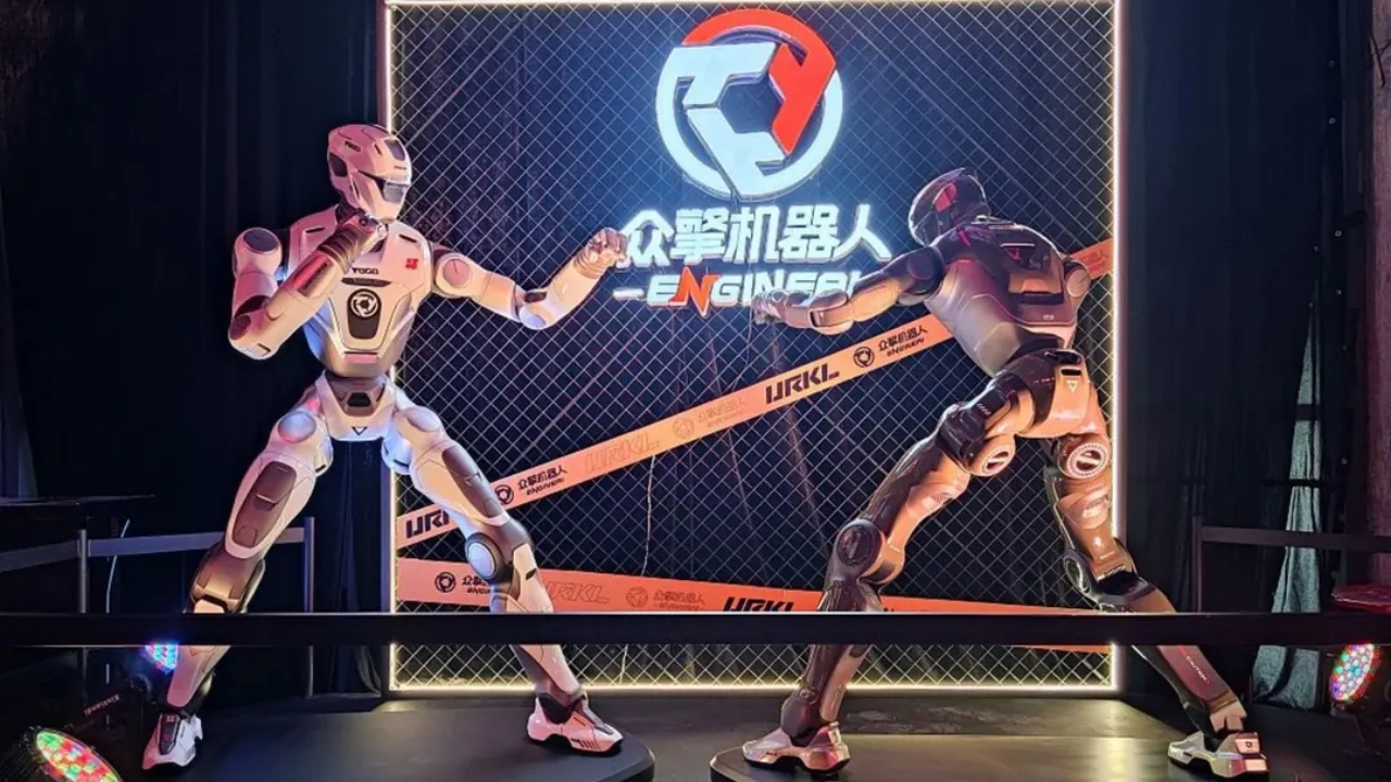 China abre liga de combate com robôs humanoides, promete versão T800 de graça para equipes e prêmio de US$ 1,44 milhão de dólares para testar controle de movimento, equilíbrio dinâmico e resistência a impactos