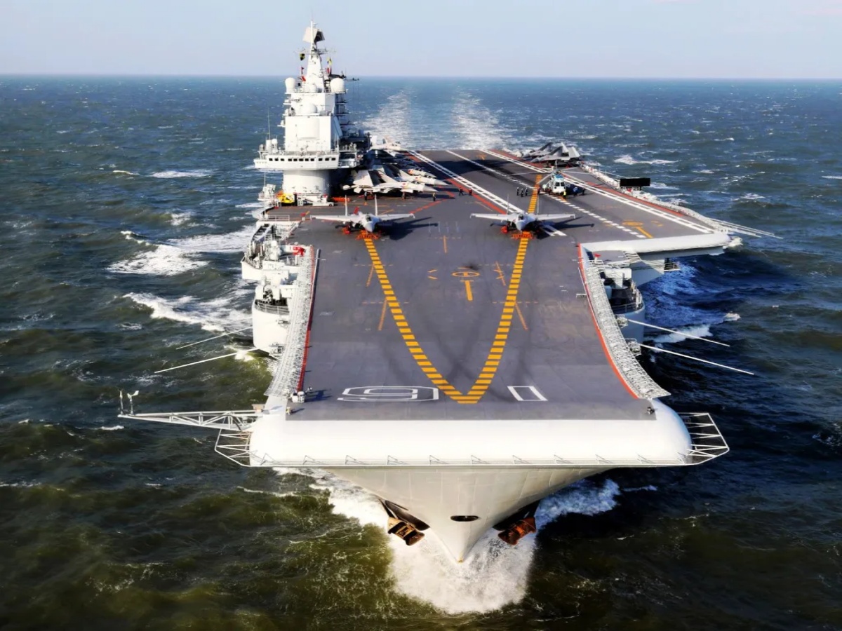 Type 004 pretende transformar o maior porta-aviões da China em uma base aérea flutuante capaz de operar caças furtivos, enxames de drones e futuras armas de longo alcance