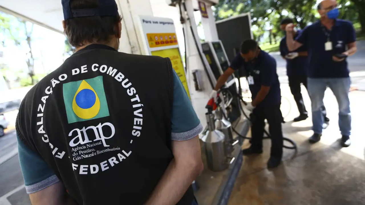 A ANP abriu processo administrativo para investigar possível achado de petróleo em Tabuleiro do Norte (CE). Substância encontrada por agricultor tem características semelhantes às da Bacia Potiguar.
