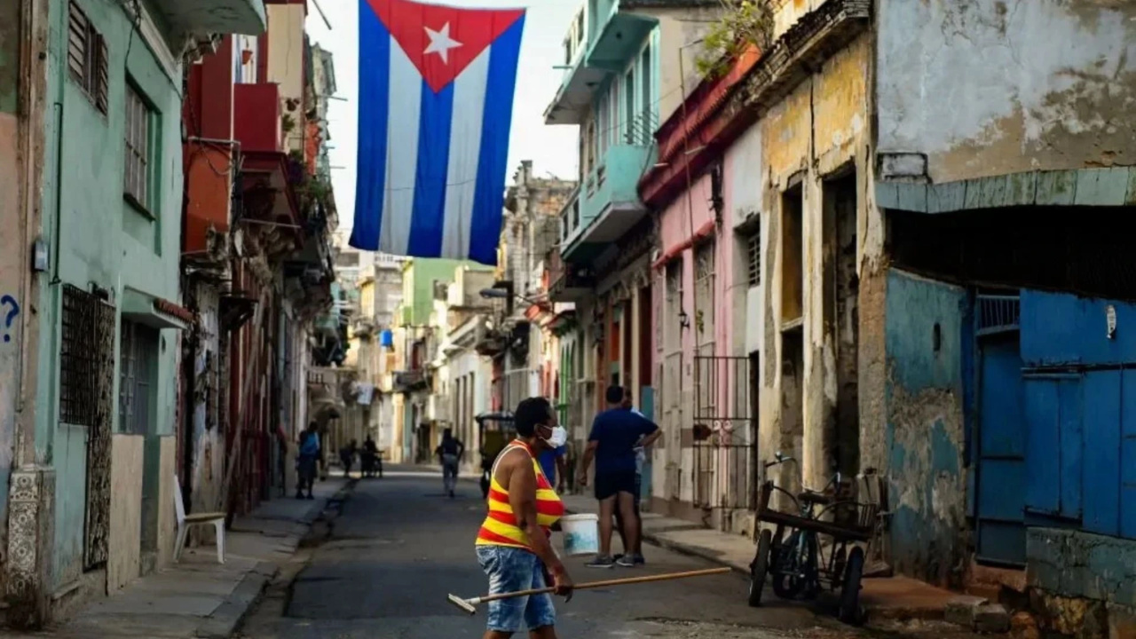 Bloqueio ao petróleo imposto por Trump aprofunda a crise energética em Cuba, gera apagões, pressiona a economia e provoca reações do governo cubano e da comunidade internacional.
