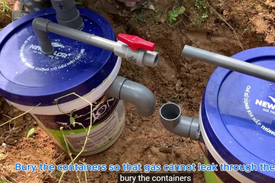 Biogás em barril enterrado com restos orgânicos e fermentação viraliza como alternativa a botijões de gás, mas a promessa de autonomia esbarra em vedação, tempo e riscos reais.