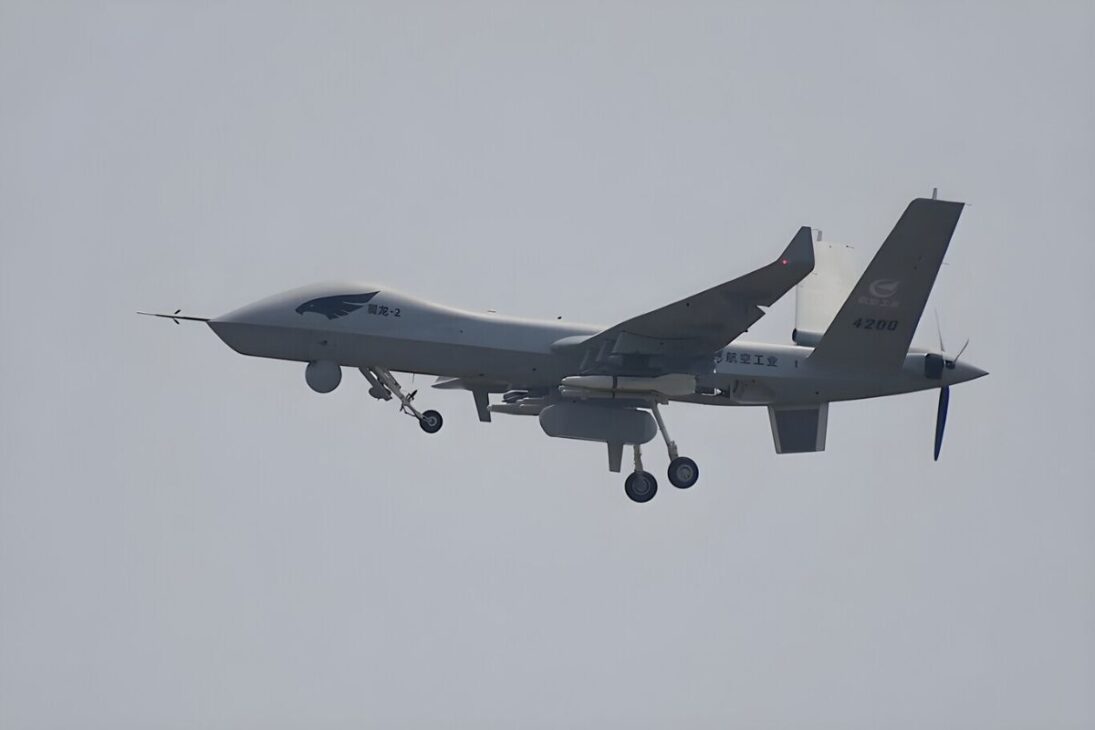 Um drone militar usa identidades falsas perto de Taiwan, testa engano digital e amplia o risco de crise.