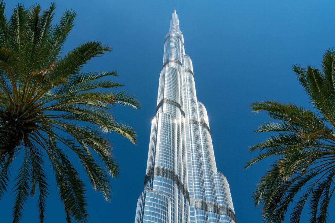 Construir em altura vai do Burj Khalifa a Tóquio e aos elevadores espaciais na corrida pelo limite humano.