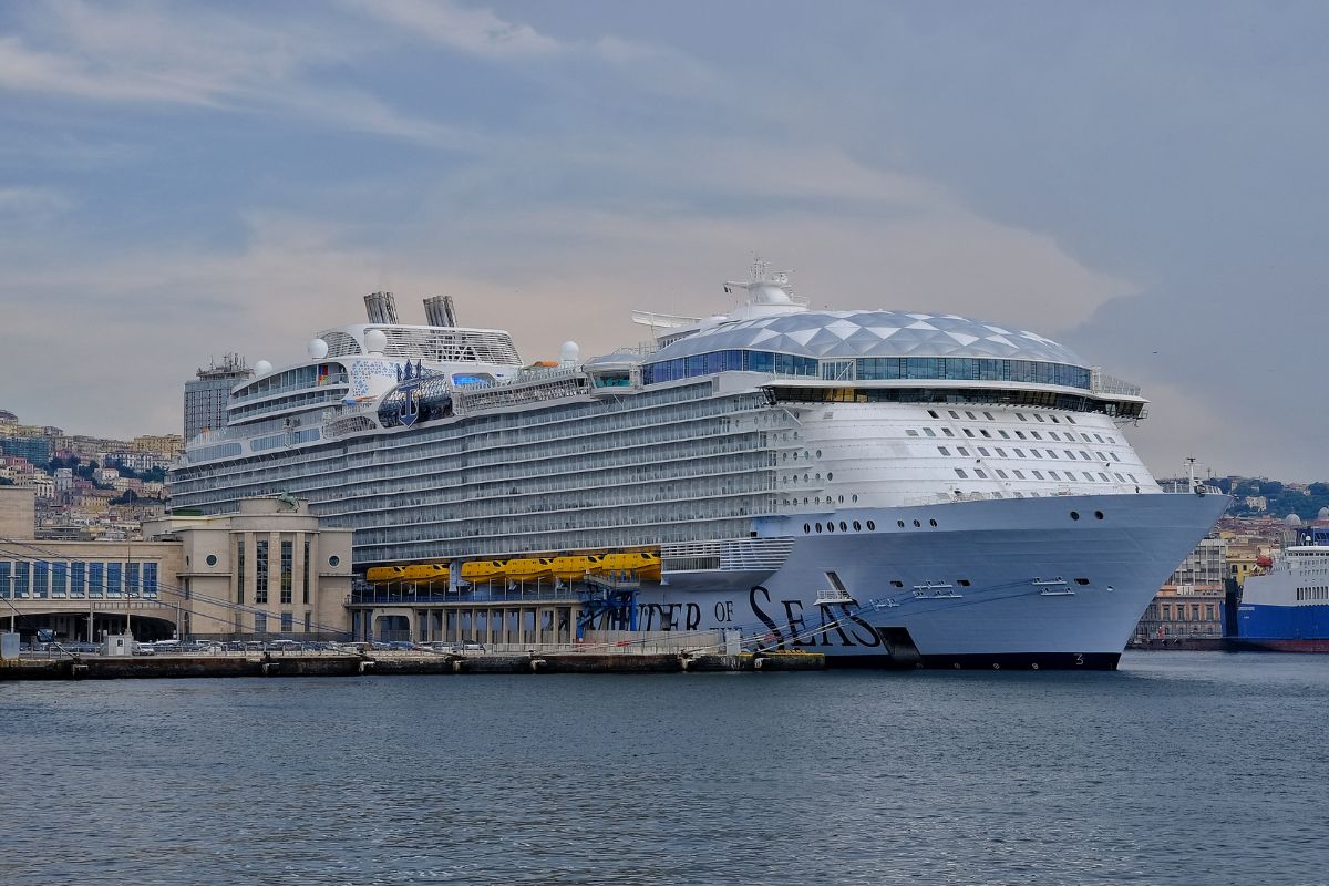 Wonder of the Seas redefine navio de cruzeiro como cidade flutuante para passageiros e mostra a força da indústria naval.
