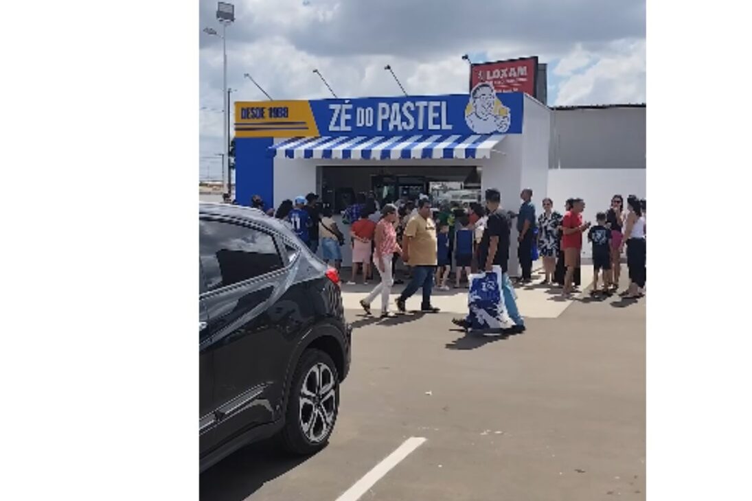 Dono da Havan ajuda vendedor de pastel em Maringá com quiosque novo e antigo carrinho de pastel vira oportunidade para outra família trabalhar.