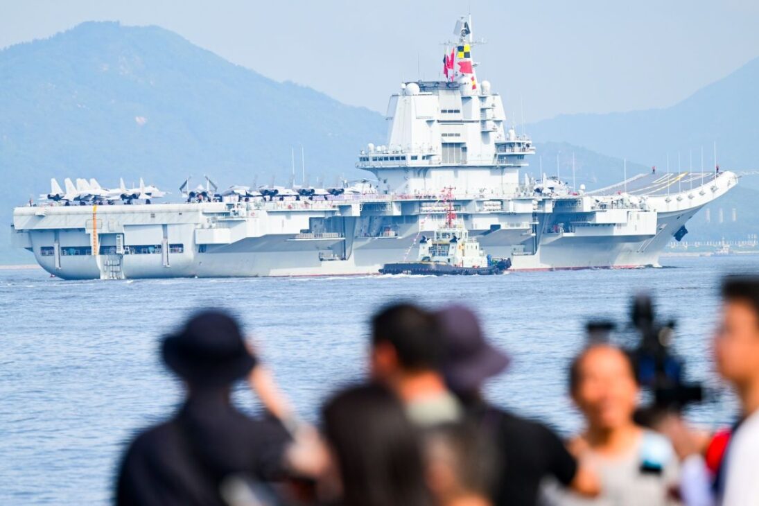 Shandong virou porta-aviões da China, fortaleceu a marinha chinesa e mostrou a força da indústria naval do país.