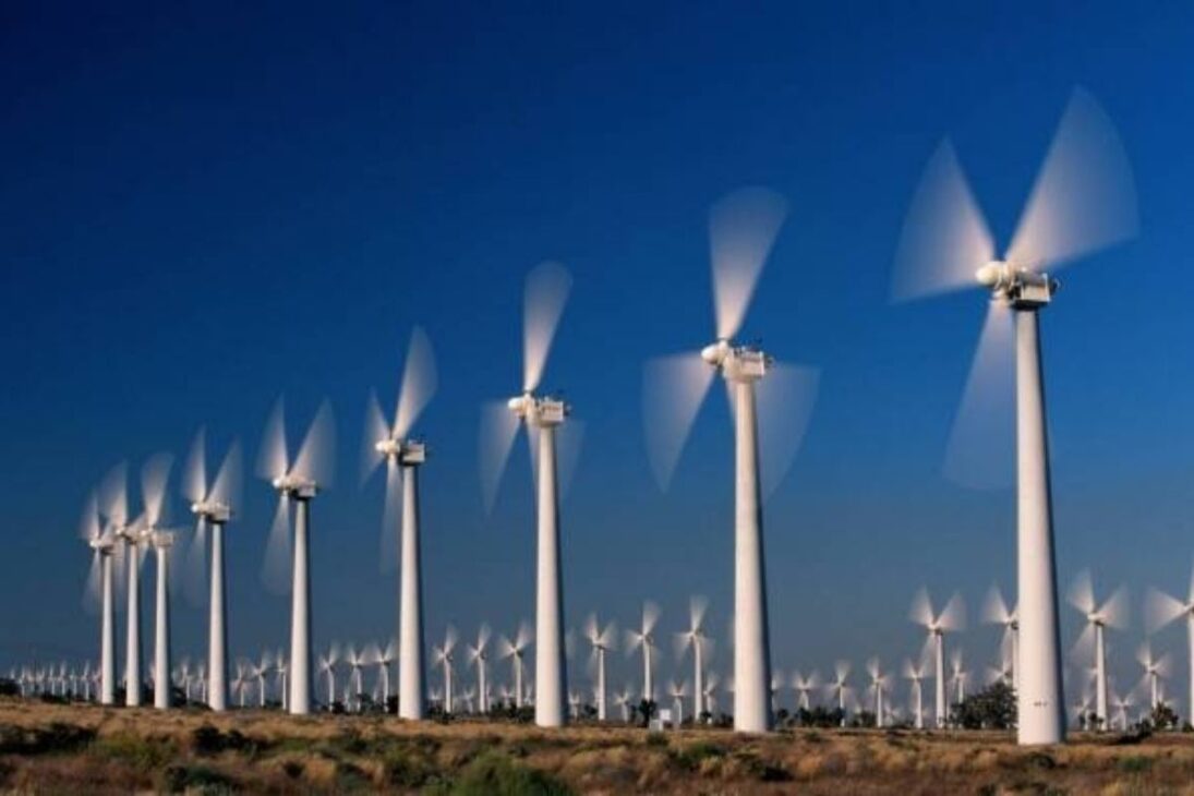 energia eólica no Brasil avança com turbinas no Nordeste, mas expõe dependência tecnológica e pressiona o setor.