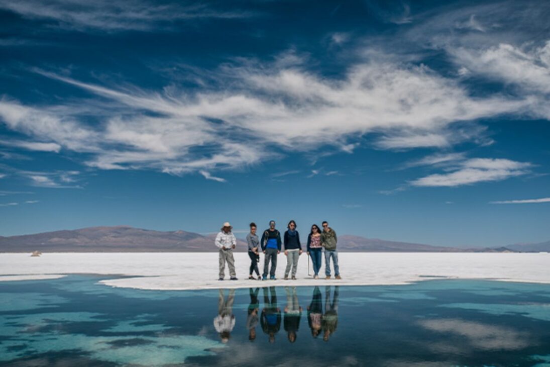 Salinas Grandes, gigantesco deserto branco da Argentina, impressiona a América do Sul com paisagens de alta altitude.