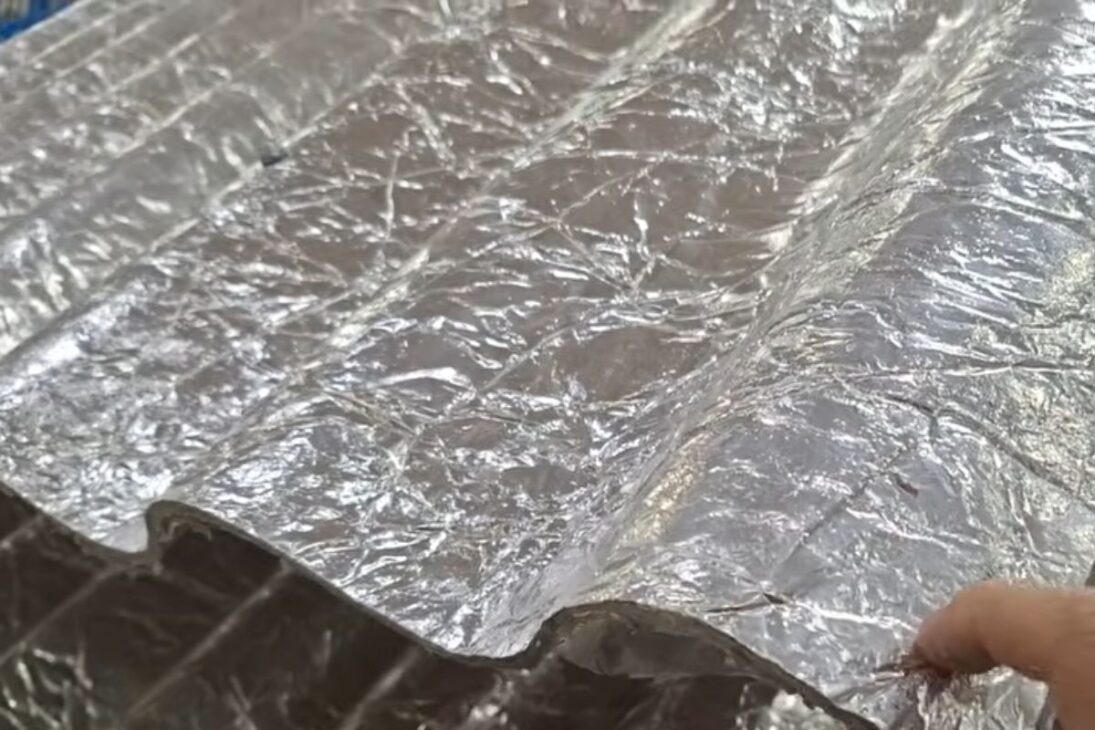 Telha ecológica de garrafa pet promete menos calor e menos vazamento e pode ganhar espaço na construção civil.