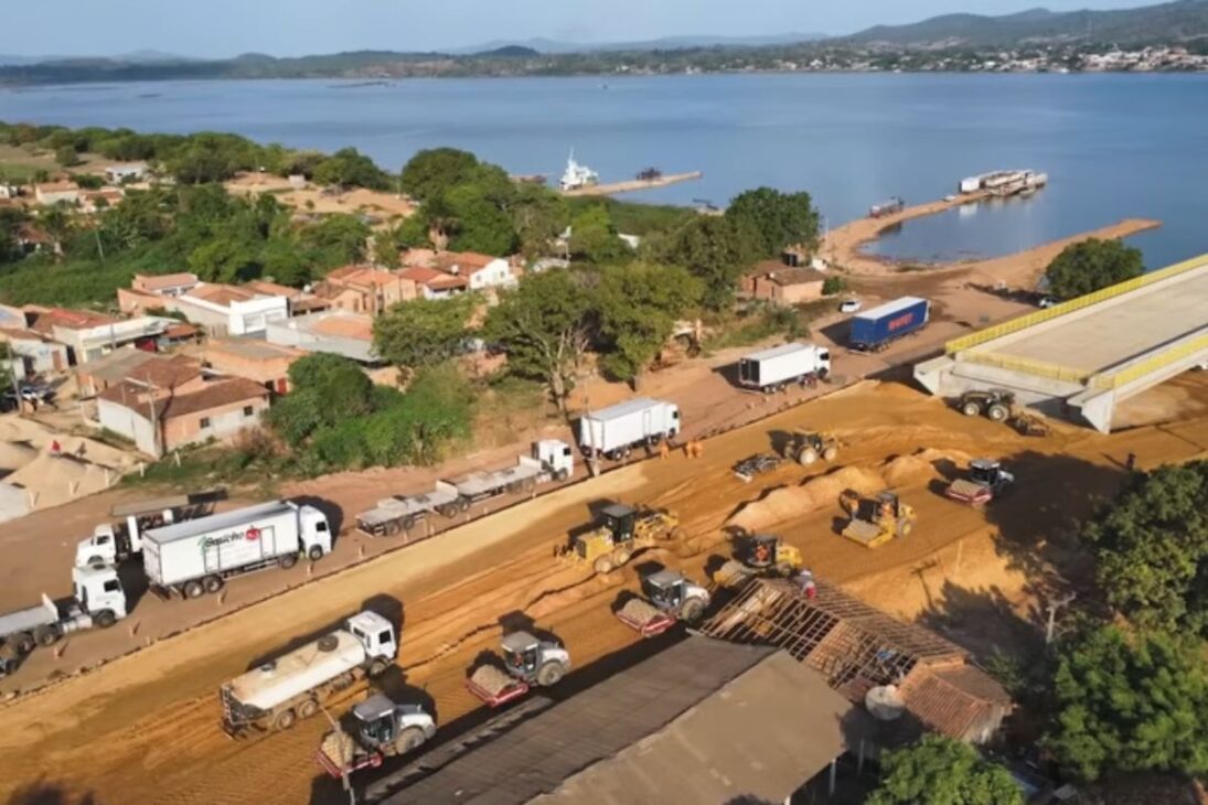 Ferrovia transversal une Fico e Fiol, depende de porto e pode destravar o escoamento de grãos e minério até o Atlântico.