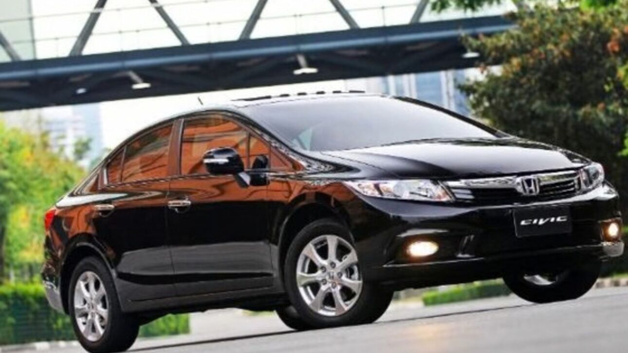 Honda Civic LXS 1.8 AT 2012 entrega motor de até 140 cv, câmbio automático de cinco marchas e bom nível de conforto, mantendo reputação de durabilidade entre os sedãs médios usados.
