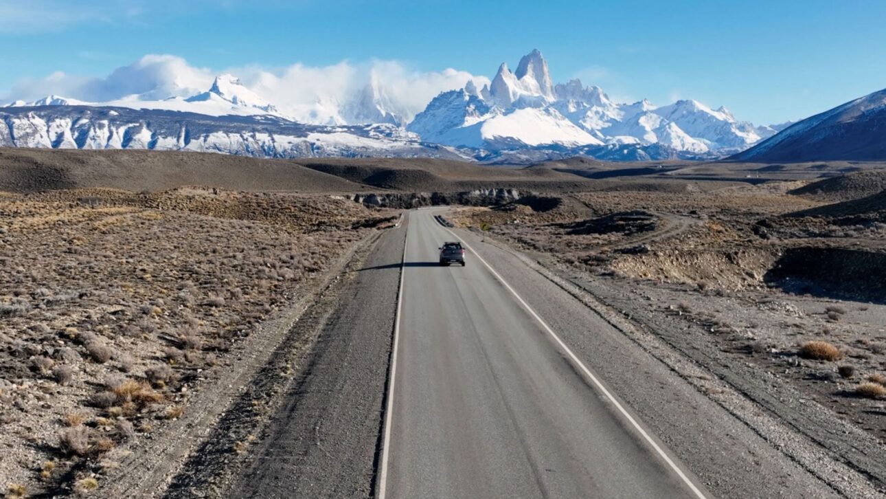 A Ruta 40 percorre 5.194 km paralela aos Andes, cruza 27 montanhas e conecta 11 províncias argentinas com 20 parques nacionais no caminho.
