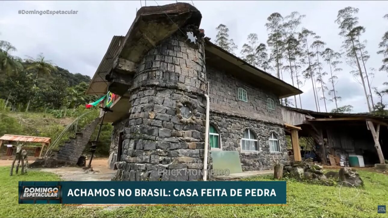 Aposentado constrói sozinho casa de pedra nas montanhas de SC após 20 anos de trabalho e mais de 2 mil rochas talhadas à mão. (Imagem: reprodução/ TV Record)