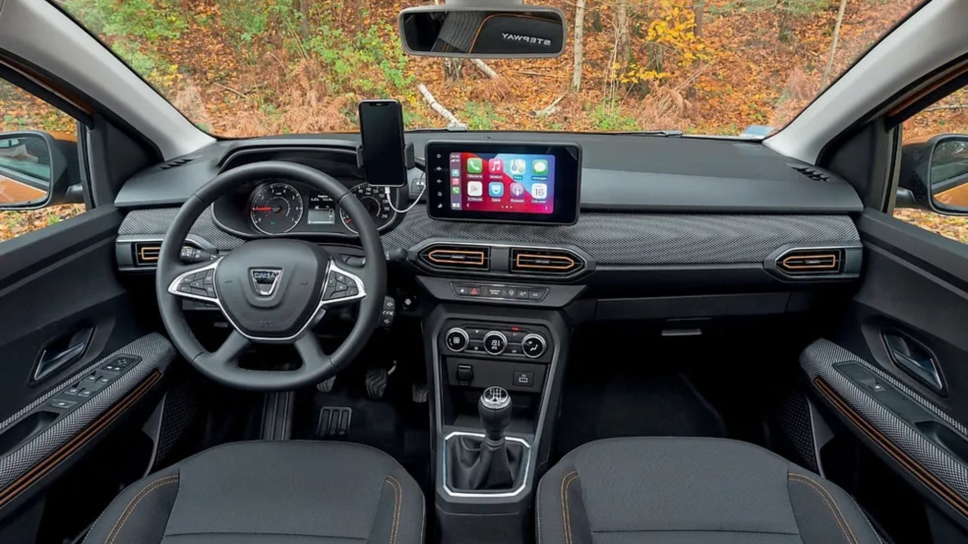 Dacia Sandero lidera vendas na Europa com 289 mil unidades em 2025 e supera rivais tradicionais, mostrando força do hatch econômico no mercado.