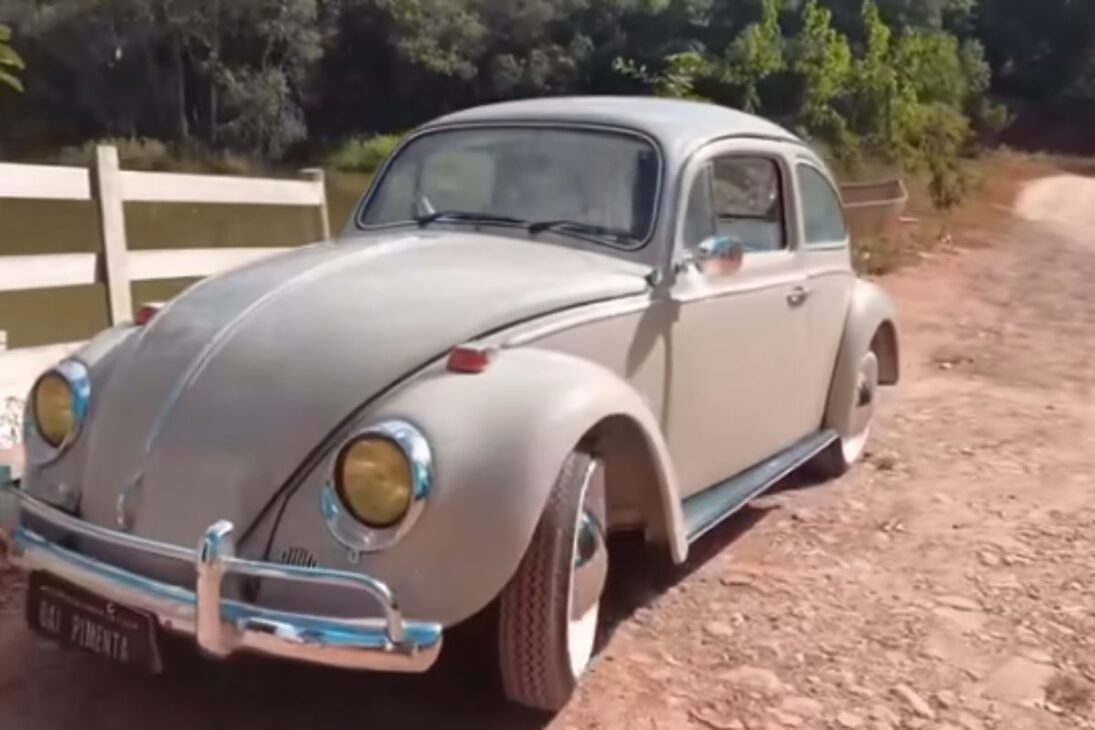 Fusca 1970 no resgate vira clássico: restauração com elétrica e pintura de vitrine após quase 20 anos parado.